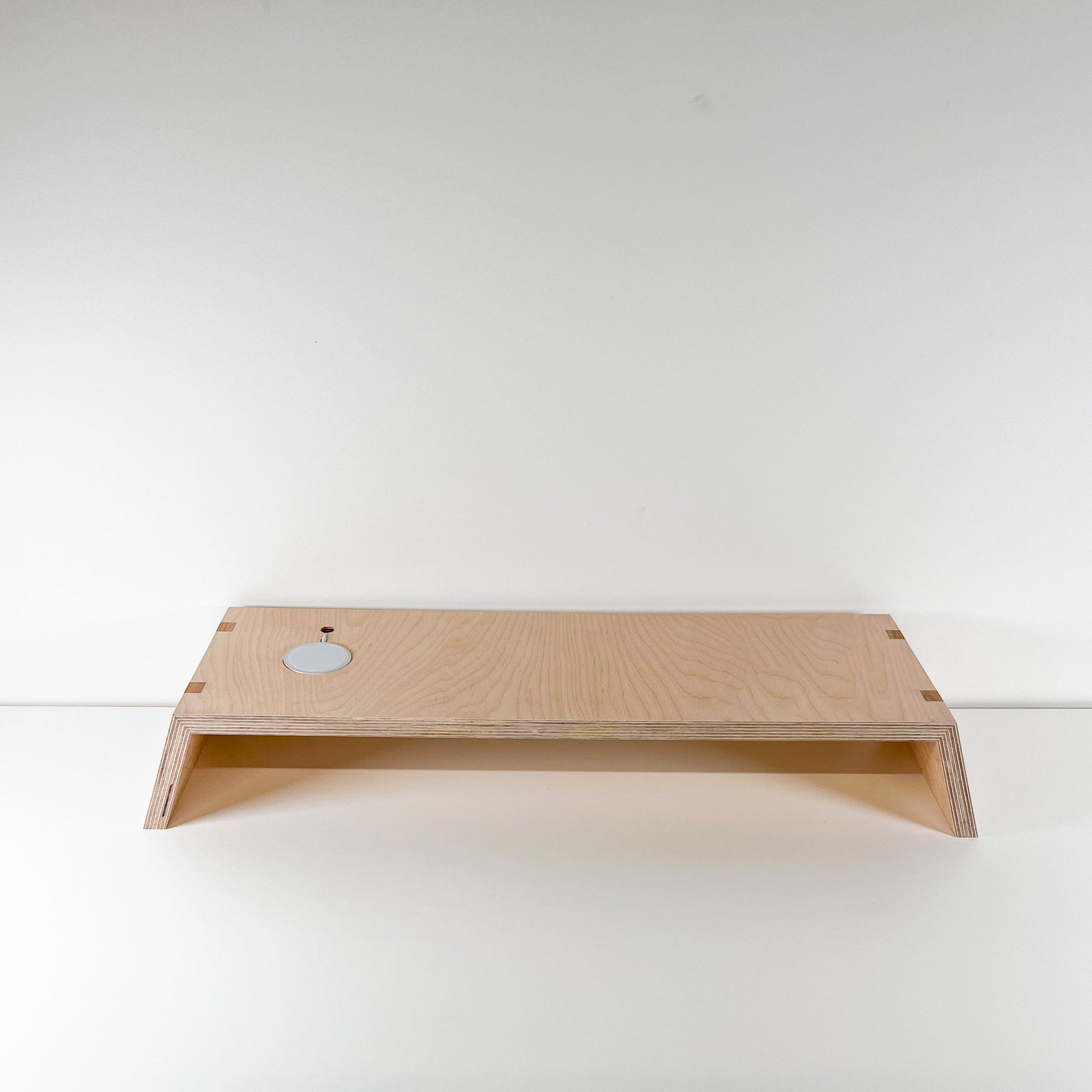 SCREEN ELEVATOR MADE OF MULTIPLEX