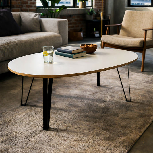 Designer Couchtisch in moderner Wohnung 