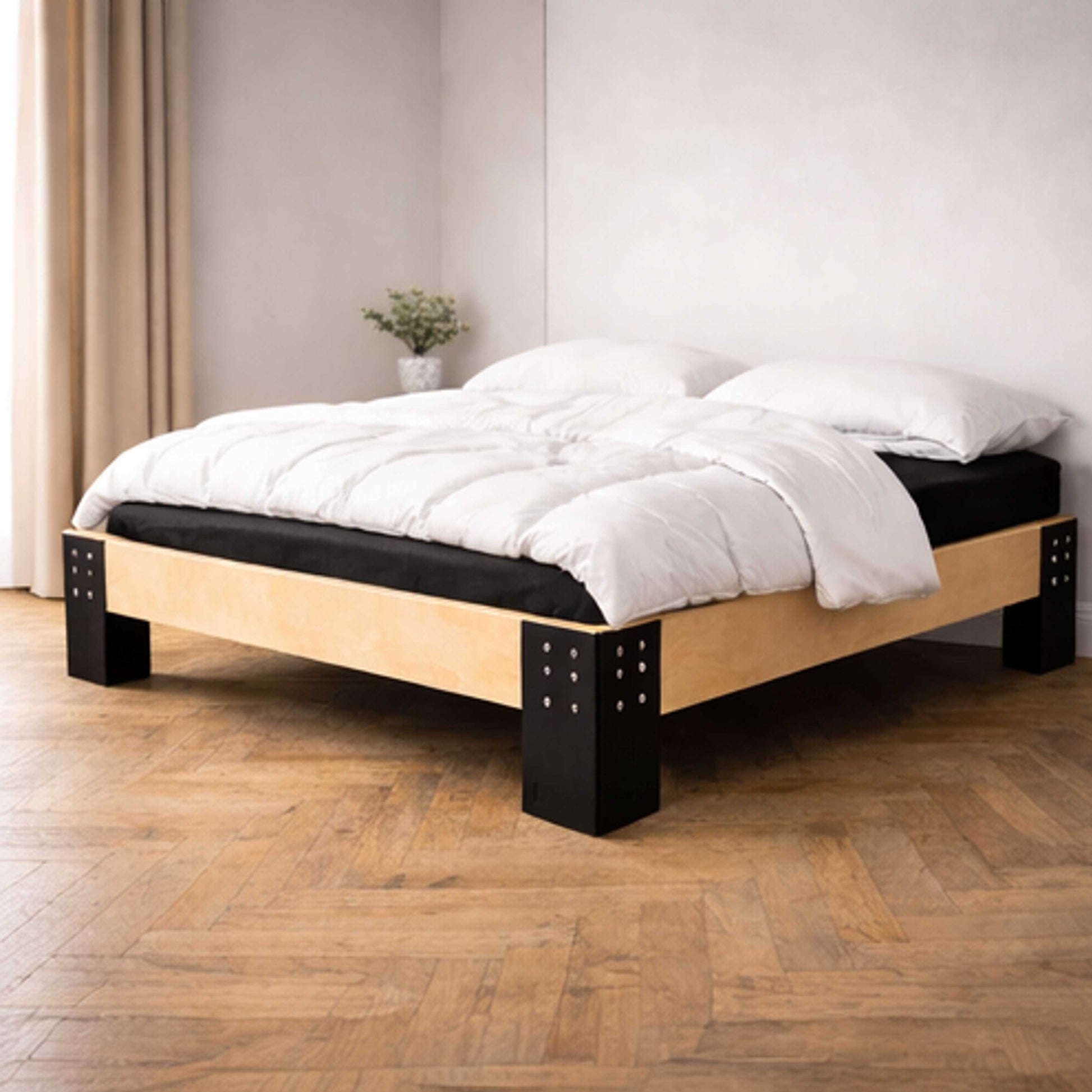 Designerbett mit Schwarzen Füßen