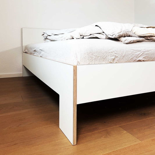 DESIGNERBETT WEIß MT RÜCKENLEHNE | MULTIPLEX